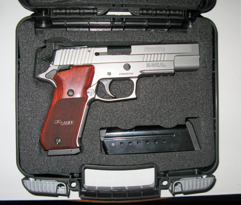 SIG P220 Elite Stainless in case
