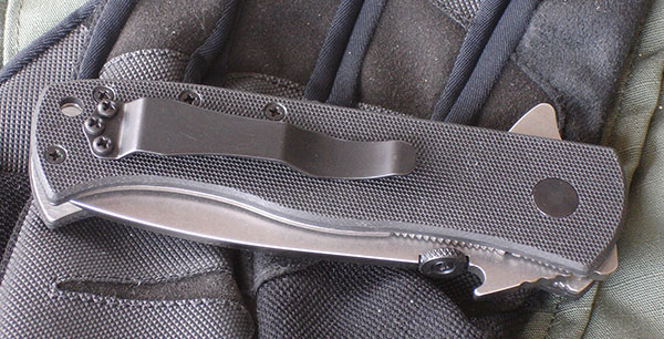 Emerson CQC-7BW comes drilled and tapped for right-hand tip-up carry.