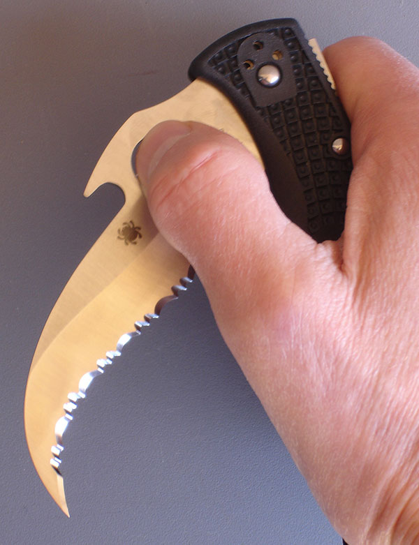 Matriarch 2 Emerson Opener provides two opening methods: Trademark Round Hole and Emerson Wave Feature.  
