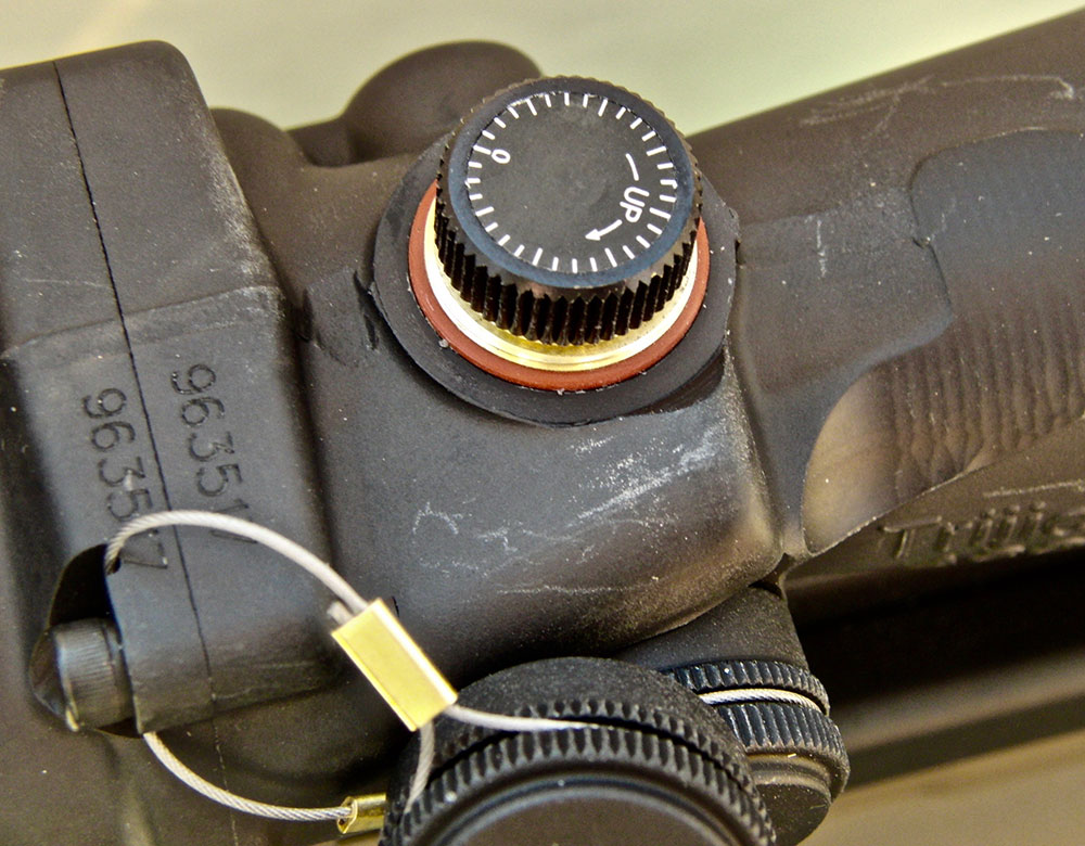 TA01NSN dials permit rapid adjustment for windage and elevation.