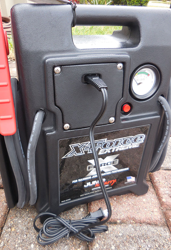 Built-in automatic charger keeps unit’s battery charged and ready to go.