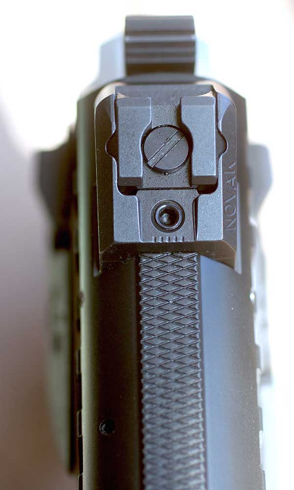 Regulus comes with new Novak Adjustable rear sight.
