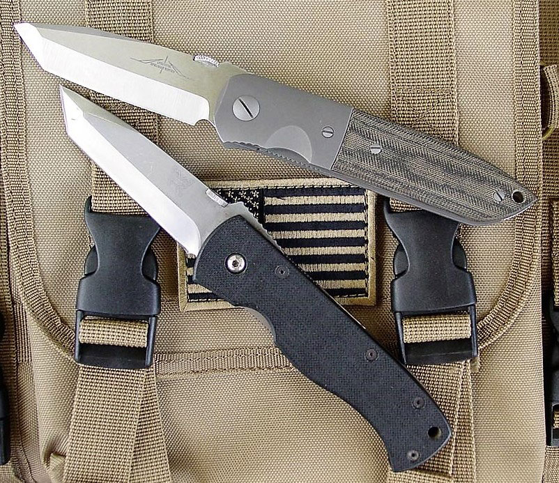 Emerson CQC-7BW has its genesis in Emerson’s custom handmade CQC-6. The CQC-7 was originally licensed to Benchmade, which sold it under the model name BM970 or BM975 depending on blade length. Emerson CQC-6 (top) and Benchmade BM970. Photo: Dave Mundell