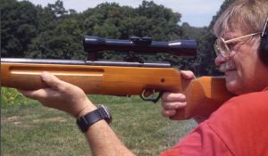 SSG-82 is quite comfortable for offhand shooting despite its 11-pound weight. 