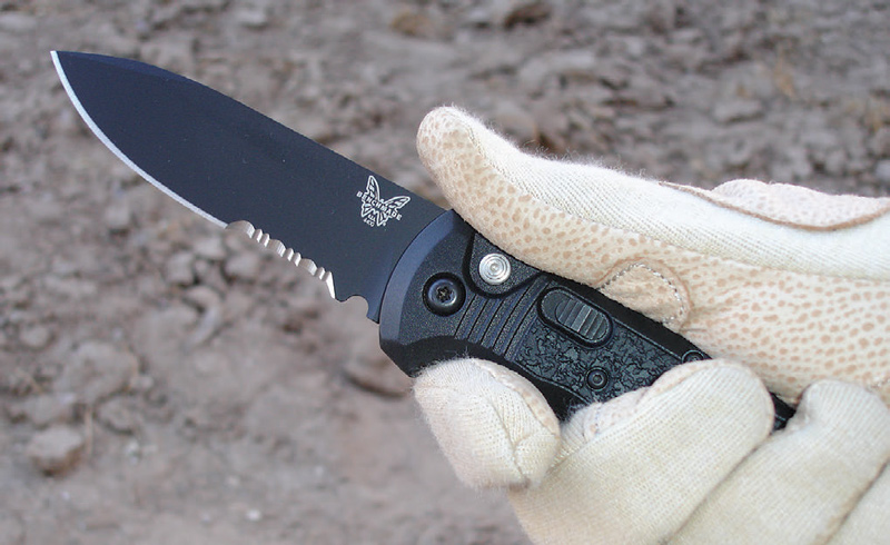Benchmade-Casbah-has-excellent-ergonomics-and-works-well-with-all-grip-styles