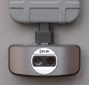 Port-extender-is-required-to-use-FLIR-ONE-with-protective-phone-cases