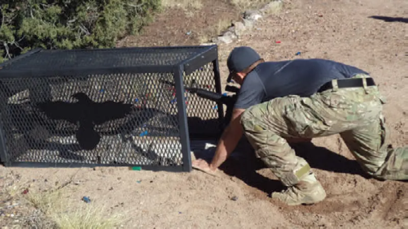 Air-Force-Para-Rescueman-Dave-works-his-way-through-the-Scrambler-with-SR-556E-and-Leupold-1X6-optic