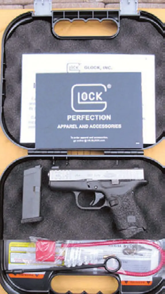 All-Glocks-come-in-a-simple-but-nicely-designed-padded-plastic-case