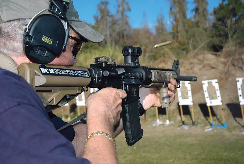 DEA-agent-fires-Filthy-14-at-Southern-Exposure-Training-Center-in-Lakeland,-Florida-in-December-2009