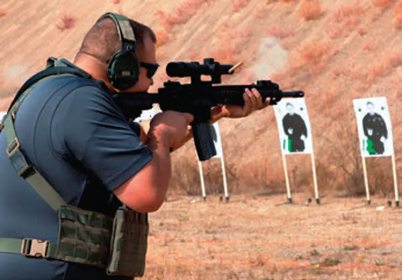 Dave-Timm,-Training-Coordinator-and-Technical-Support-for-Huldra-Arms,-shoots-his-Huldra-Tactical-Evo