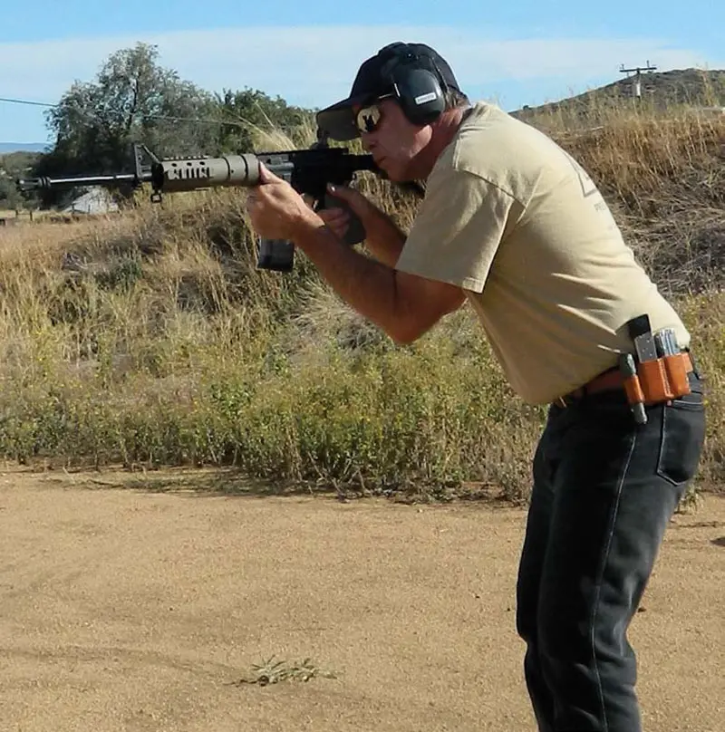 Hansen-conducts-shootand-move-drills-with-Excalibur-on-his-home-range