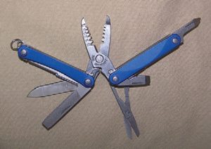 LEATHERMAN-SQUIRT-E4-ES4