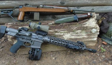 M1A1-Paratrooper-Carbine-(top)-was-a-dedicated-Airborne-weapon-during-WWII