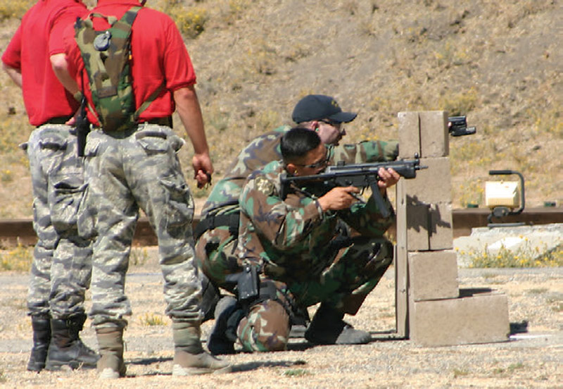 SWAT-officers-in-tactical-shooting-competition