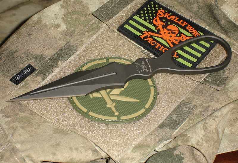 Skallywag-Tactical-Dagger-is-CNC-machined-from-a-billet-of-D2-tool-steel