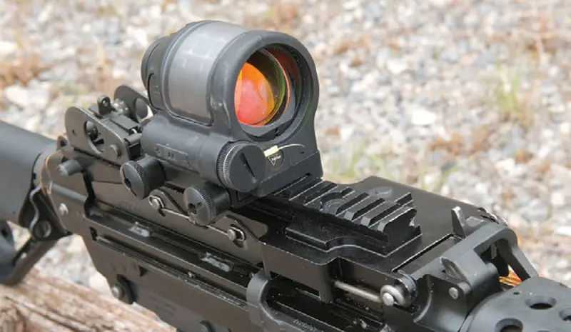 Trijicon-SRS-proved-a-perfect-match-for-the-SAW-K