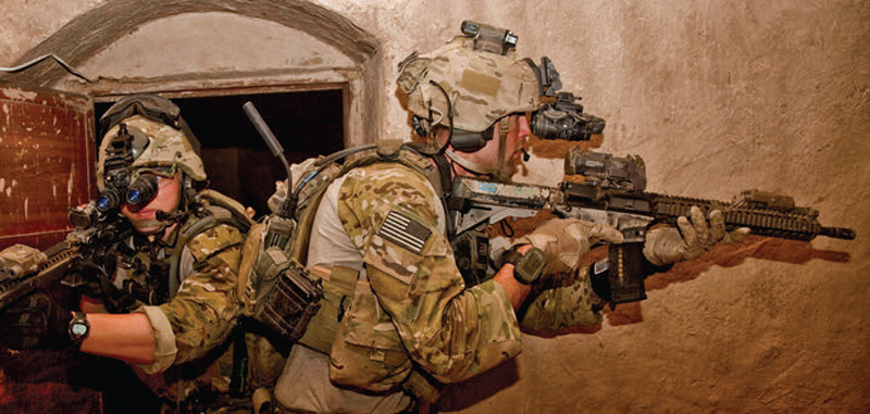 U.S.-Soldier-wearing-Garmin-Foretrex-401-during-operation-to-arrest-a-Taliban