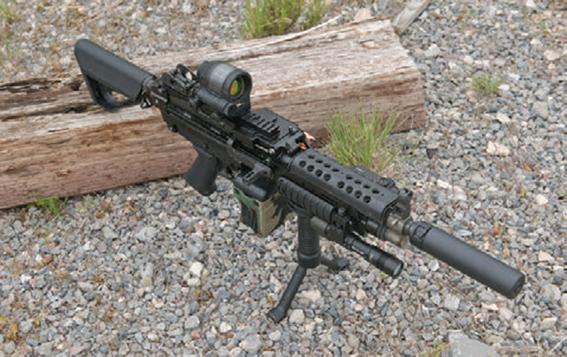 Using-SureFire-SOCOM-Mini-762,-SAW-K-remains-compact