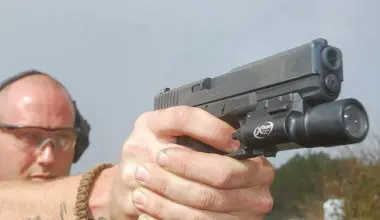 Ben-Simonsen-of-Boresight-Solutions-runs-his-Glock-with-SureFire-X300