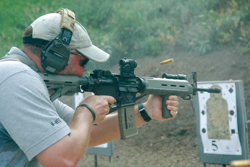 EAG-Instructor-Mark-Hueser-gets-some-time-in-with-HS-at-the-Dane-County,-Wisconsin-Law-Enforcement-Training-Center