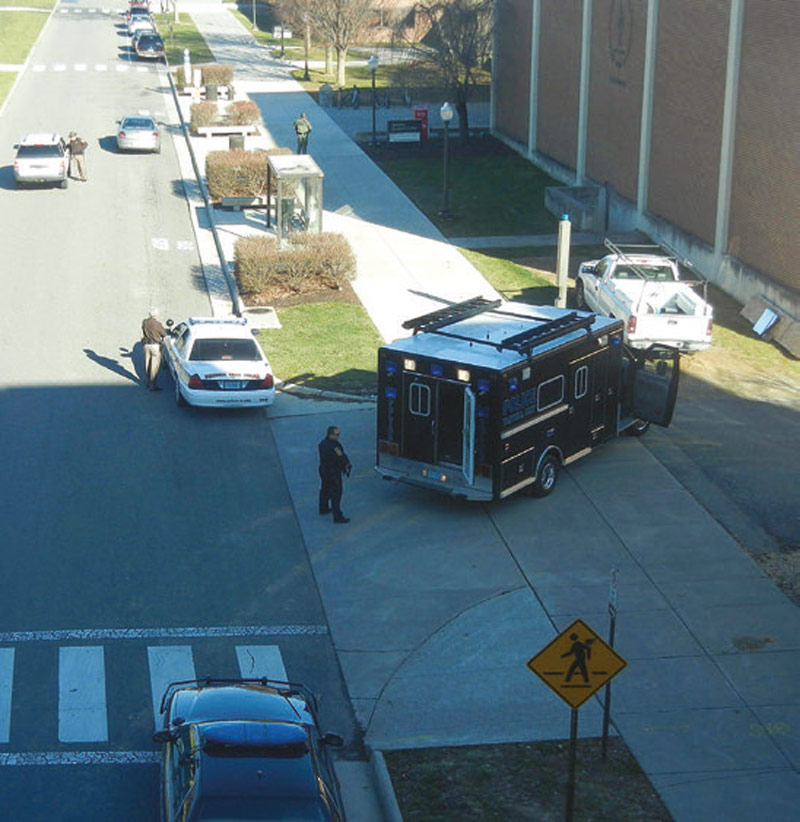 Emergency-vehicles-respond-to-site-of-shooting-at-Virginia-Tech