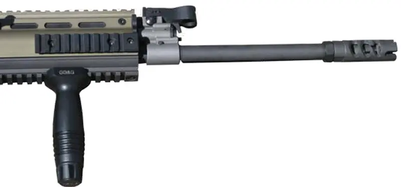 Front-portion-of-FN-SCAR-Heavy-MK-17S-with-16-inch-barrel