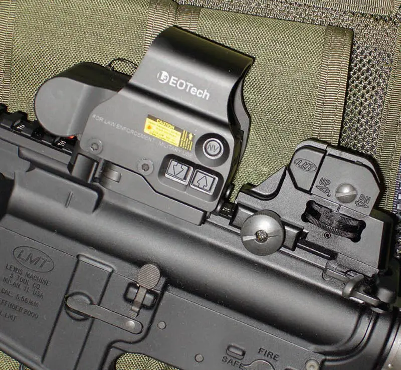 LMT-tactical-sights-allow-instant-transitions-from-optics-to-irons