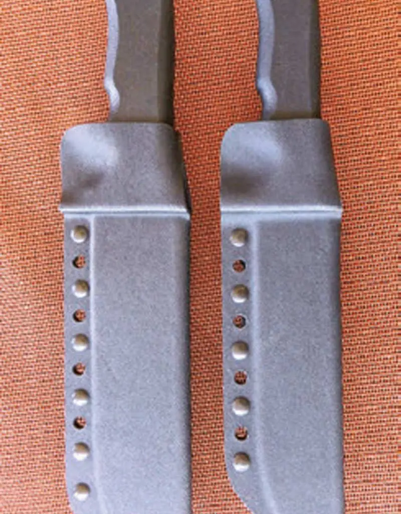 Maxpedition-Large-and-Medium-Short-Clip-Point-knives-in-their-sheaths