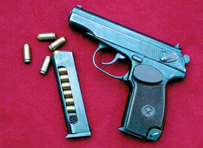 Most-personnel-who-are-issued-a-Makarov-in-Russia-carry-only-one-spare-magazine
