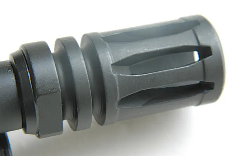 Rifle-uses-an-A2-type-flash-hider