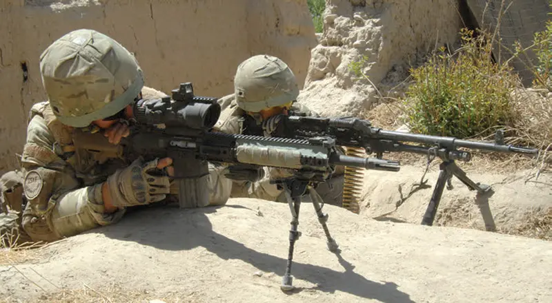Royal-Marine-(foreground)-from-40-Commando-using-L129A1-Sharpshooter-rifle-on-operations-in-Afghanistan