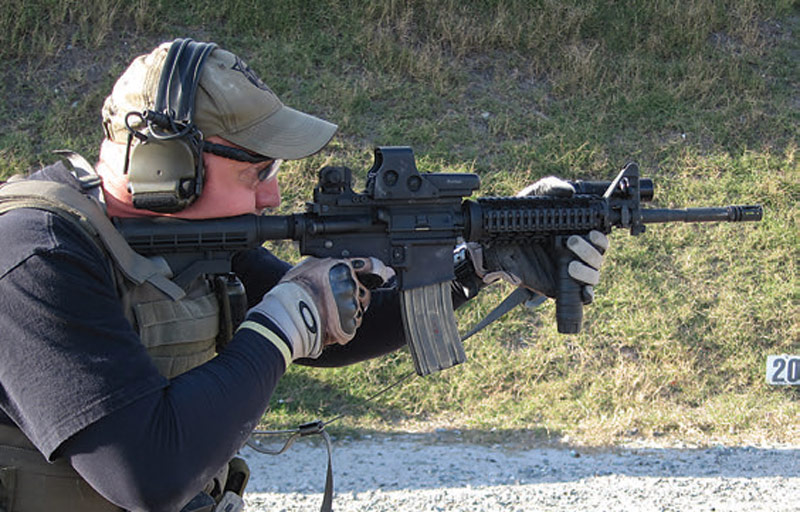 This-federal-SWAT-shooter-is-running-his-issue-M4-stock-partially-in