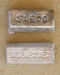 To-differentiate-between-pure-lead-and-bullet-alloy,-author-casts-ingots-into-easily-identifiable-molds