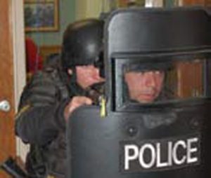 Ballistic-shield-training-during-SWAT-slow-and-deliberate-clearing-exercise