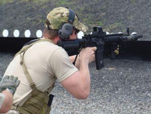 Carbine-Operator-student-shoots-on-the-move