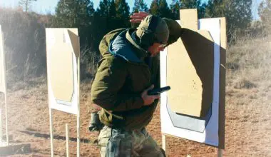 Falla-shows-close-in-pistol-technique