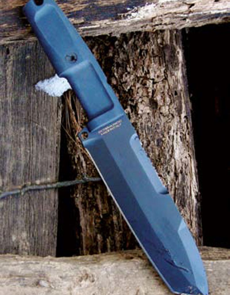 Ontos’-blade-and-ergonomic-handle.-Note-serrated-edge-and-chopping-edge