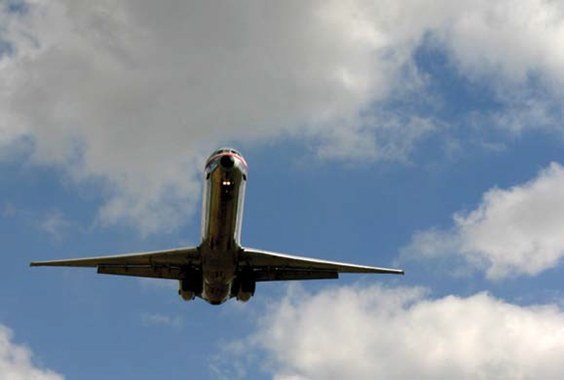 Upon-landing-at-your-destination,-head-immediately-to-baggage-claim