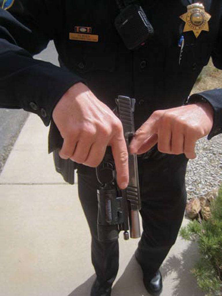 Proper Unloading Procedures - SWAT Survival | Weapons | Tactics