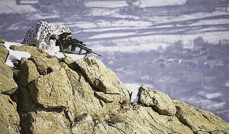 A-very-useful-section-of-this-book-covers-shooting-at-angles-for-mountain-operations